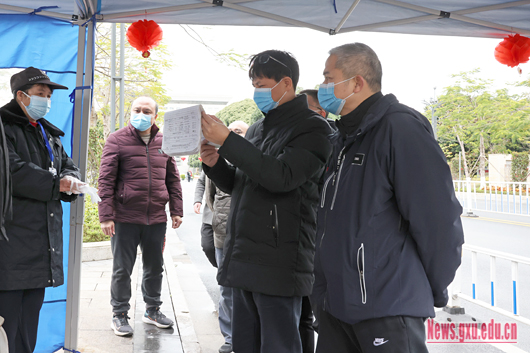 校领导带队检查春季学期开学准备和疫情防控工作