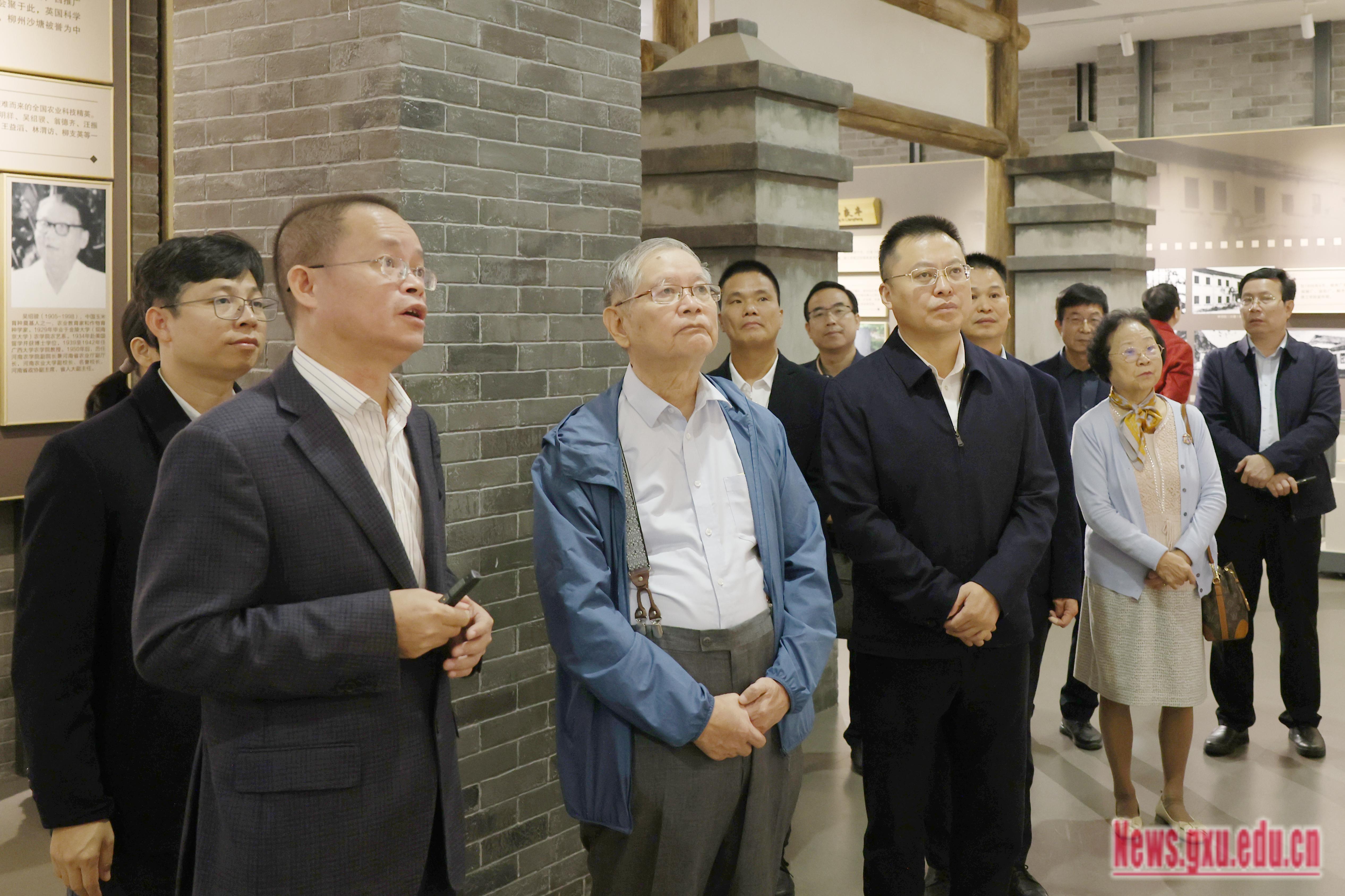 追忆先人风范 传承大师精神——著名语言学家王力之子王缉志一行到校调研（2023-11-20）