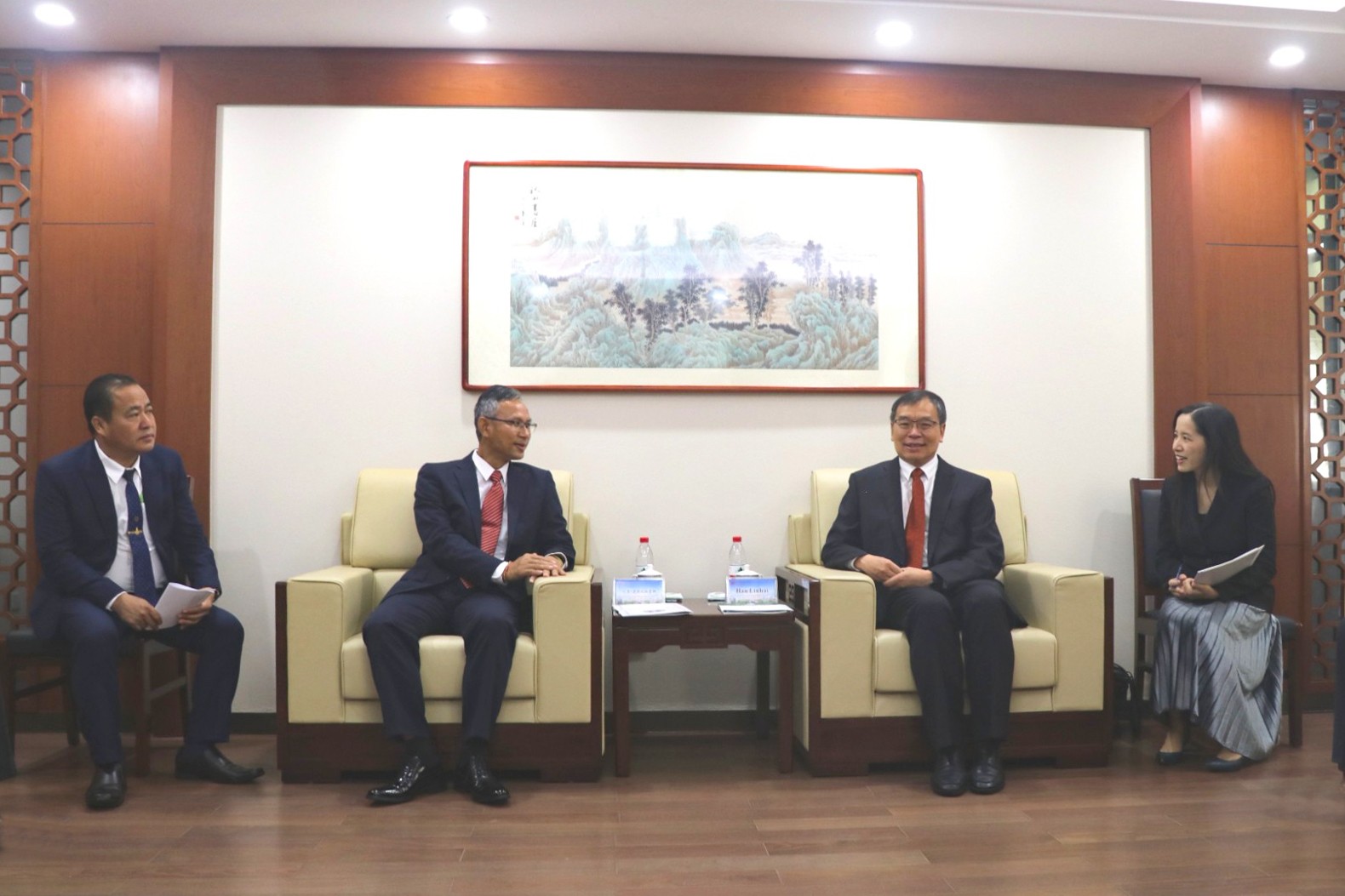 老挝最高人民检察院代表团一行到校交流（2023-09-18）