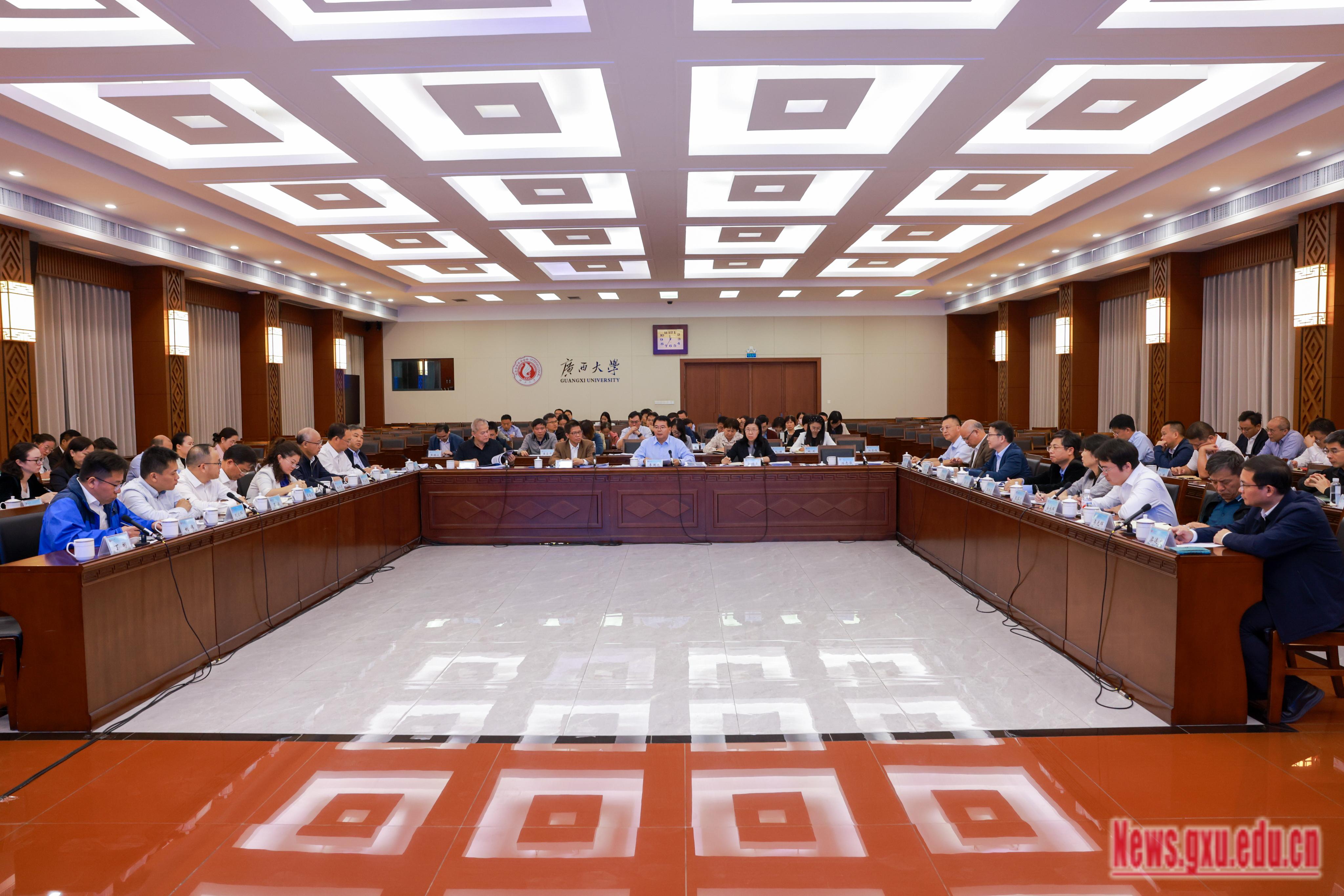 我校召开世界一流学科建设领导小组第三次会议（扩大会）（2025-10-22）