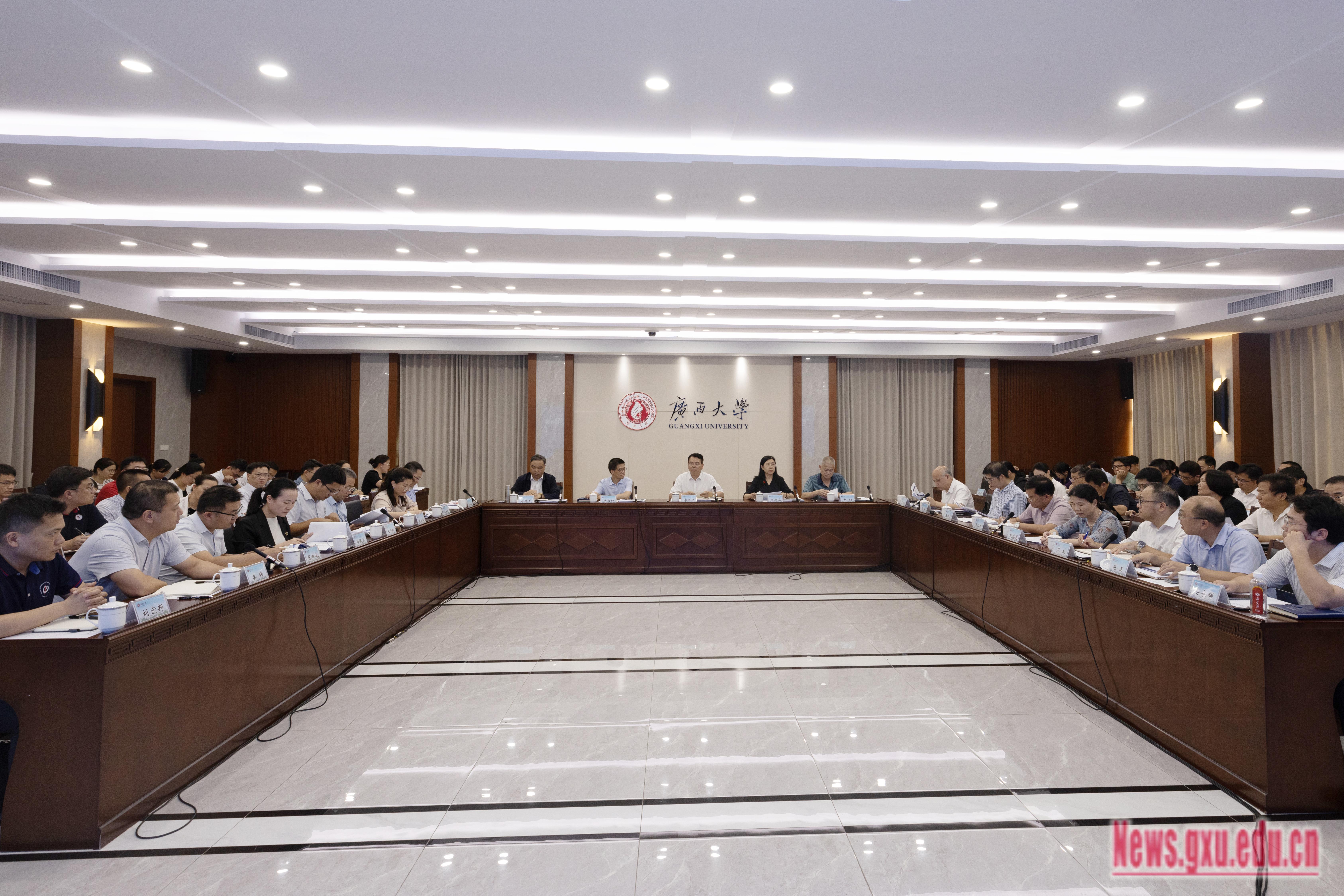 聚焦问题破堵点 推动一流学科建设——李国忠主持召开世界一流学科建设领导小组第二次全体会议（2025-06-07）